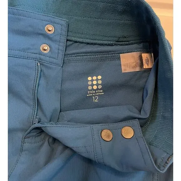 Title Nine Shorts Womens 12 Clamber Hiking Cargo Pocket Performance Stretch Camp - Picture 7 of 12